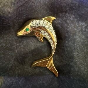 Vintage Rhinestone Dolphin goldtone fish
Brooch Pin Costume Jewelry